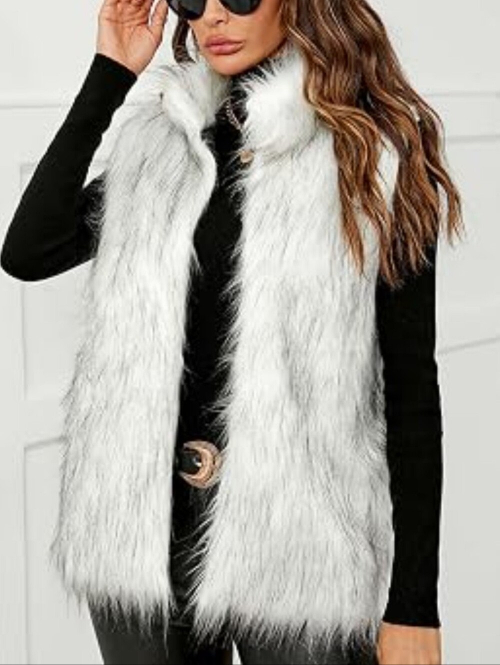 NWOT QIYE Shaggy White & Grey Faux Fur Vest - Size Medium